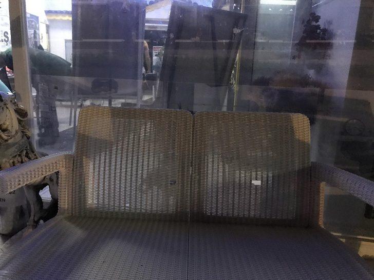 Kuşadası’nda emlak ofisi kurşunlandı G2