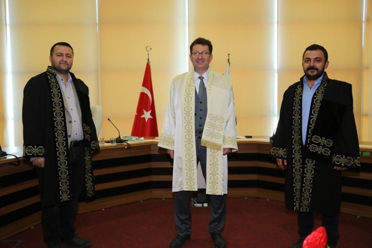 Şırnak &Uuml;niversitesinde do&ccedil;entlik unvanı alan &ouml;ğretim &uuml;yeleri c&uuml;bbelerini giydi