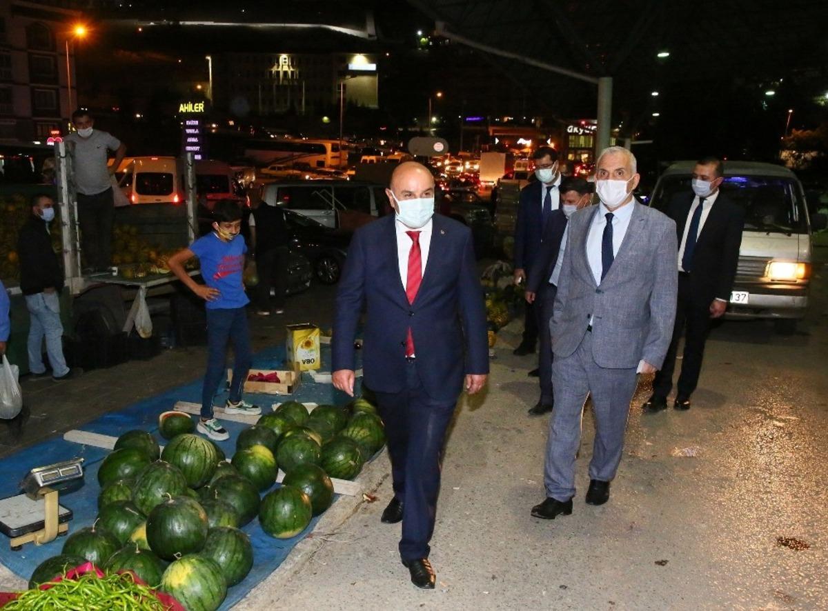 Ke&ccedil;i&ouml;ren&rsquo;de &ldquo;organik k&ouml;yl&uuml; pazarı&rdquo; gelir kapısı oldu