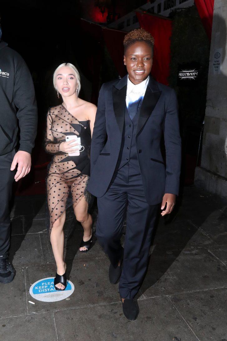 Bu nasıl elbise! Ella Baig geceye damga vurdu G5