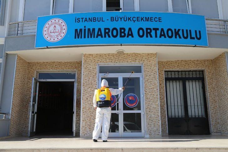 Büyükçekmece’deki okullar dezenfekte edilmeye devam ediyor G3