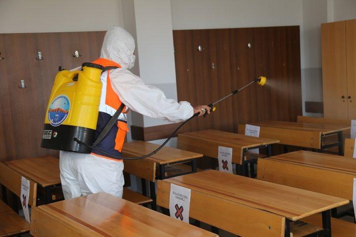 Büyükçekmece’deki okullar dezenfekte edilmeye devam ediyor G4