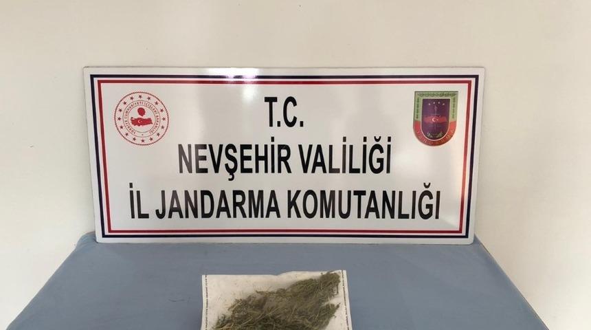 Avanos&rsquo;ta 62 gram esrar ele ge&ccedil;irildi