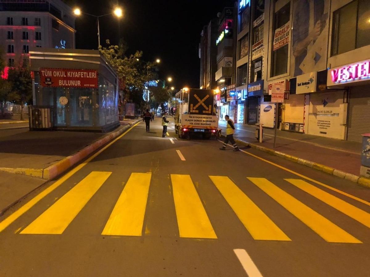 Cumhuriyet Caddesi&rsquo;nin asfaltı tamamlandı