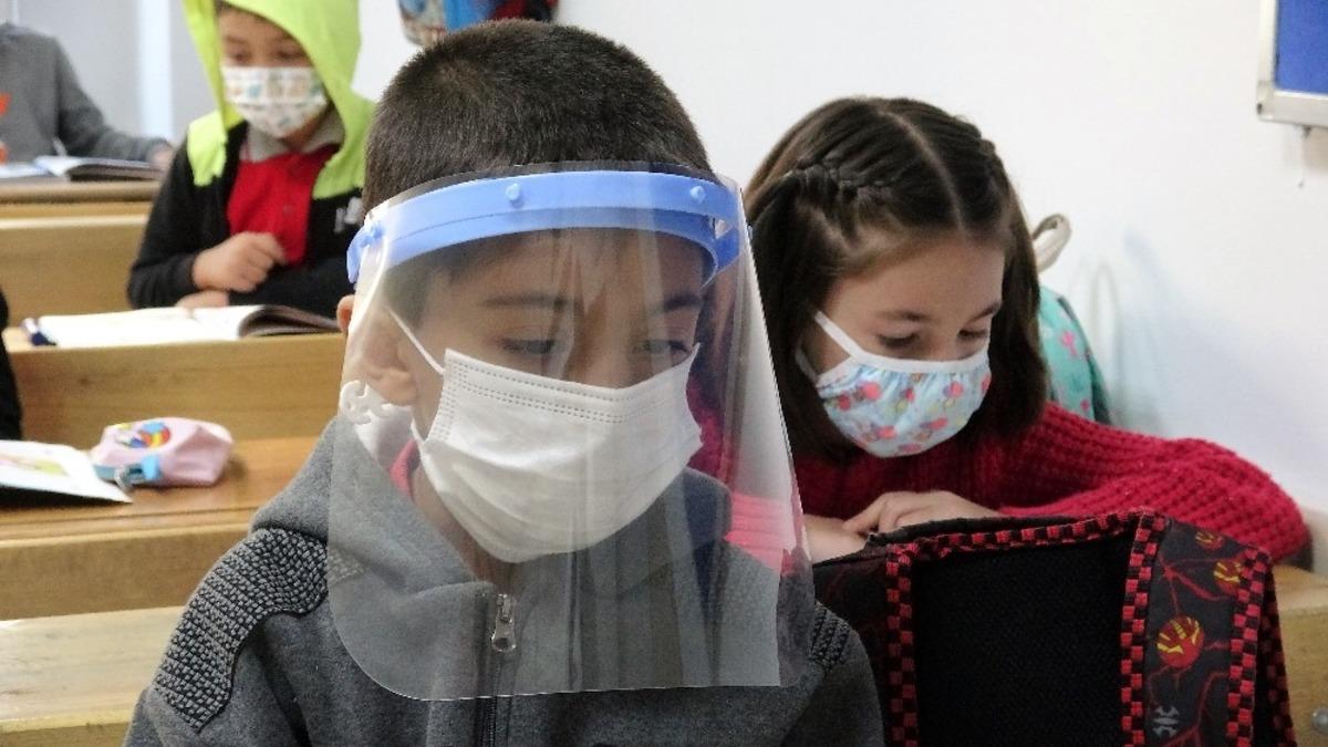 &Ouml;ğrencilerde y&uuml;z y&uuml;ze eğitim sevinci