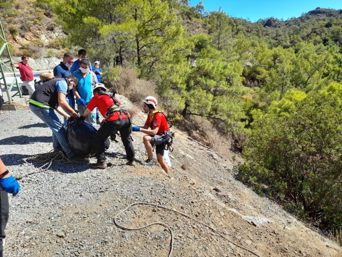 Bencik Koyu&rsquo;nda &ccedil;evre temizliği yapıldı