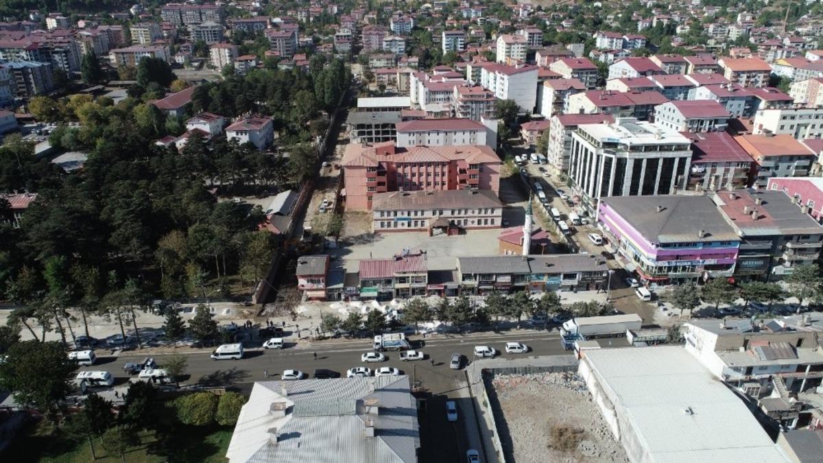 Tatvan&rsquo;da kış mevsimi &ouml;ncesi yol yapım &ccedil;alışması