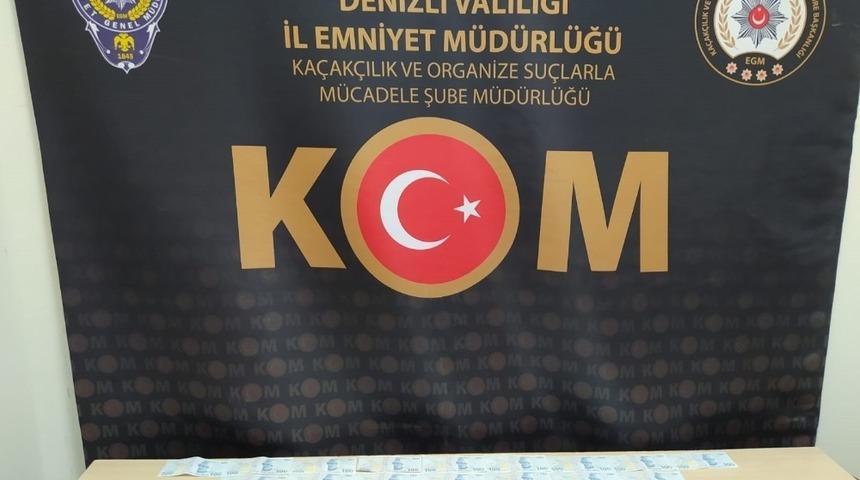 29 adet sahte 100 TL&rsquo;lik banknotla yakalandı