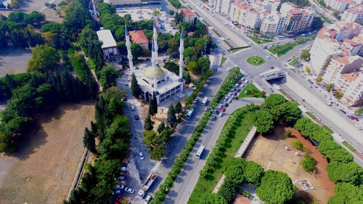 Yunusemre Belediye Meydan Projesinde &ccedil;alışmalar yoğunlaştı