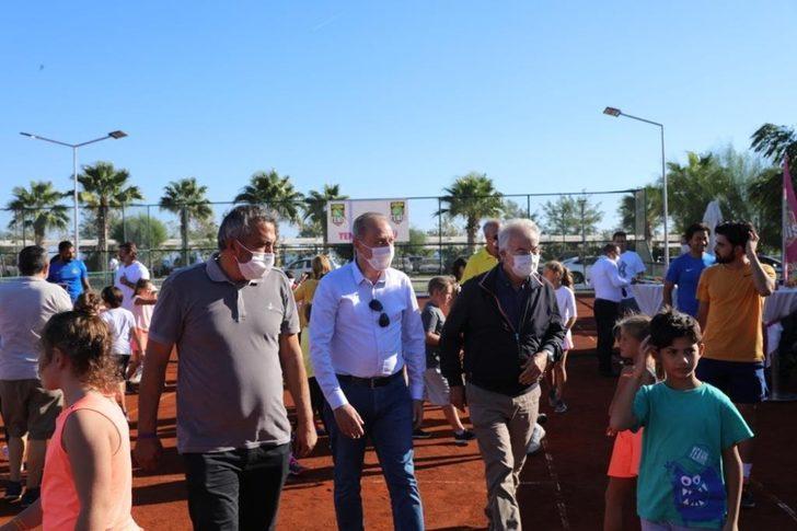 Başkan Atabay tenis şenliğine katıldı G3