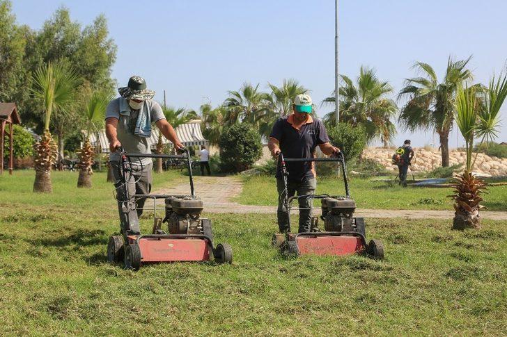 Erdemli’de sahil bandı ve sosyal alanlarda bakım çalışmaları sürüyor G3