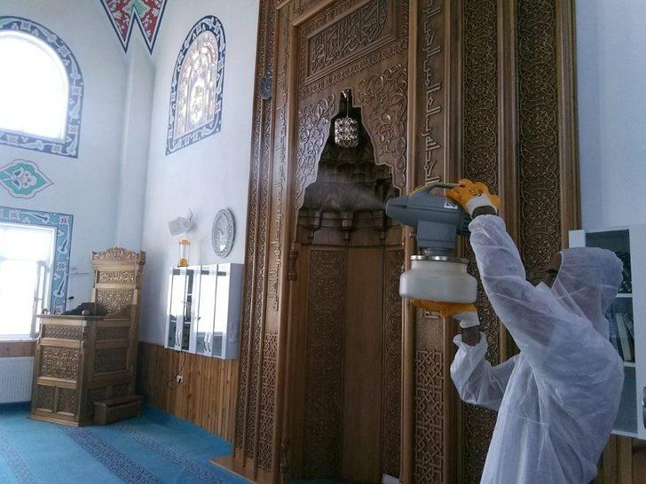 Korona virüse karşı camiler dezenfekte ediliyor G3