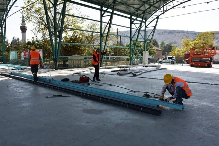 Oklubalı pazar yerinin cephesi kaplanıyor G5