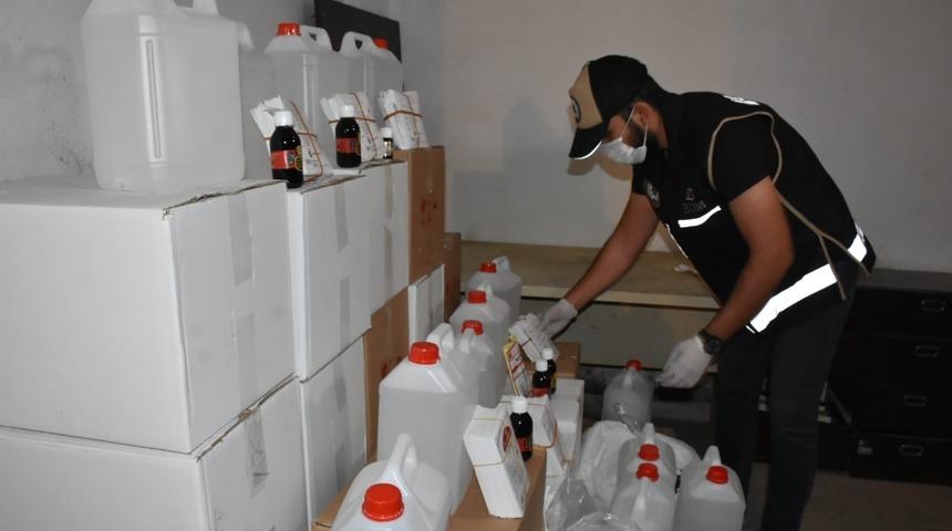 İzmir'de sahte alkol üretiminin kilit ismi yakalandı