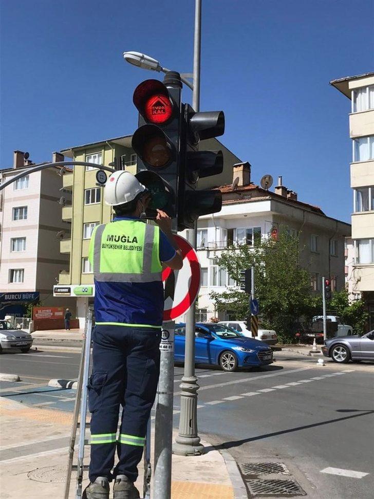 Büyükşehir’in ‘Güvenli yollar’ çalışması sürüyor G4