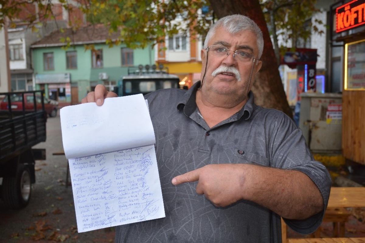 Gazi dedesinin diktiği &ccedil;ınarı yıktırmamak i&ccedil;in imza kampanyası başlattı