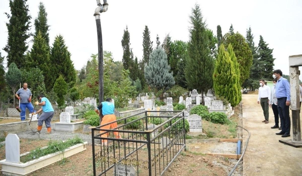 Kartepe&rsquo;nin mezarlıklarına &ouml;zel bakım