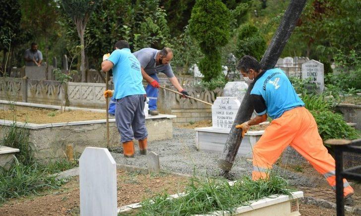 Kartepe’nin mezarlıklarına özel bakım G3
