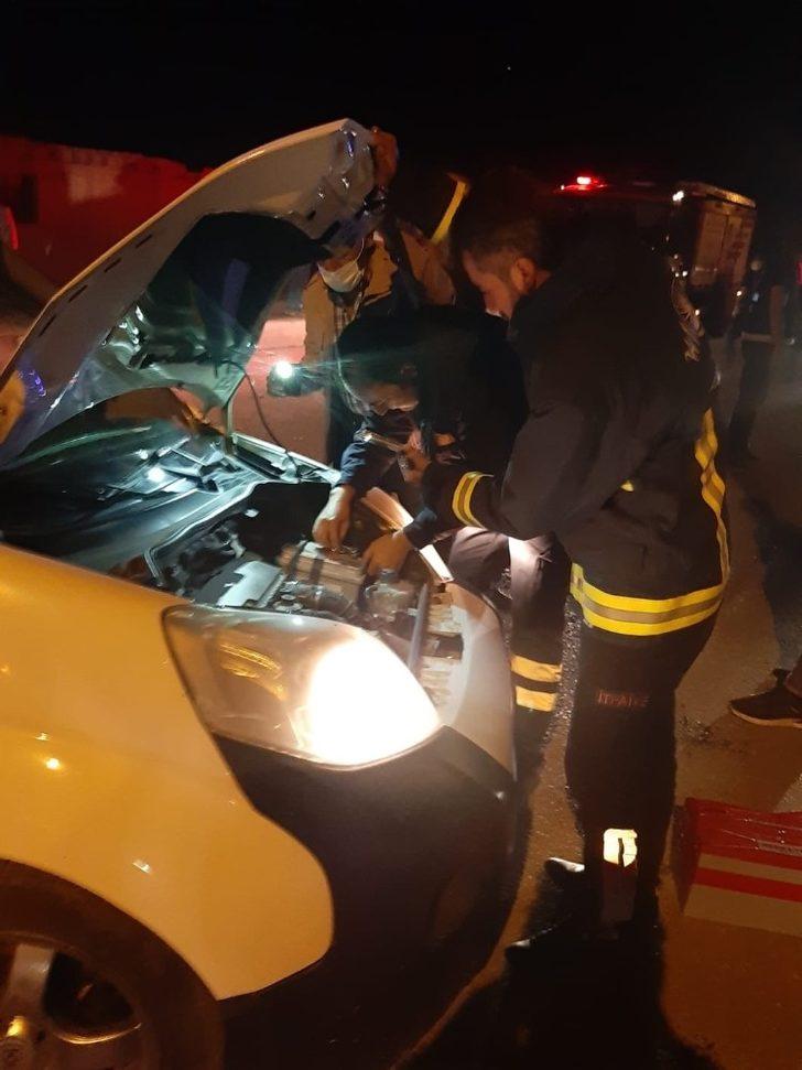 Van’da kamyonetle otomobil çarpıştı: 4 yaralı G4