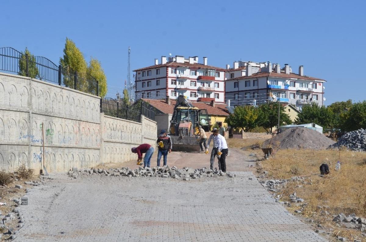 B&uuml;nyan Belediyesi ekipleri Cumhuriyet Mahallesi&rsquo;nde