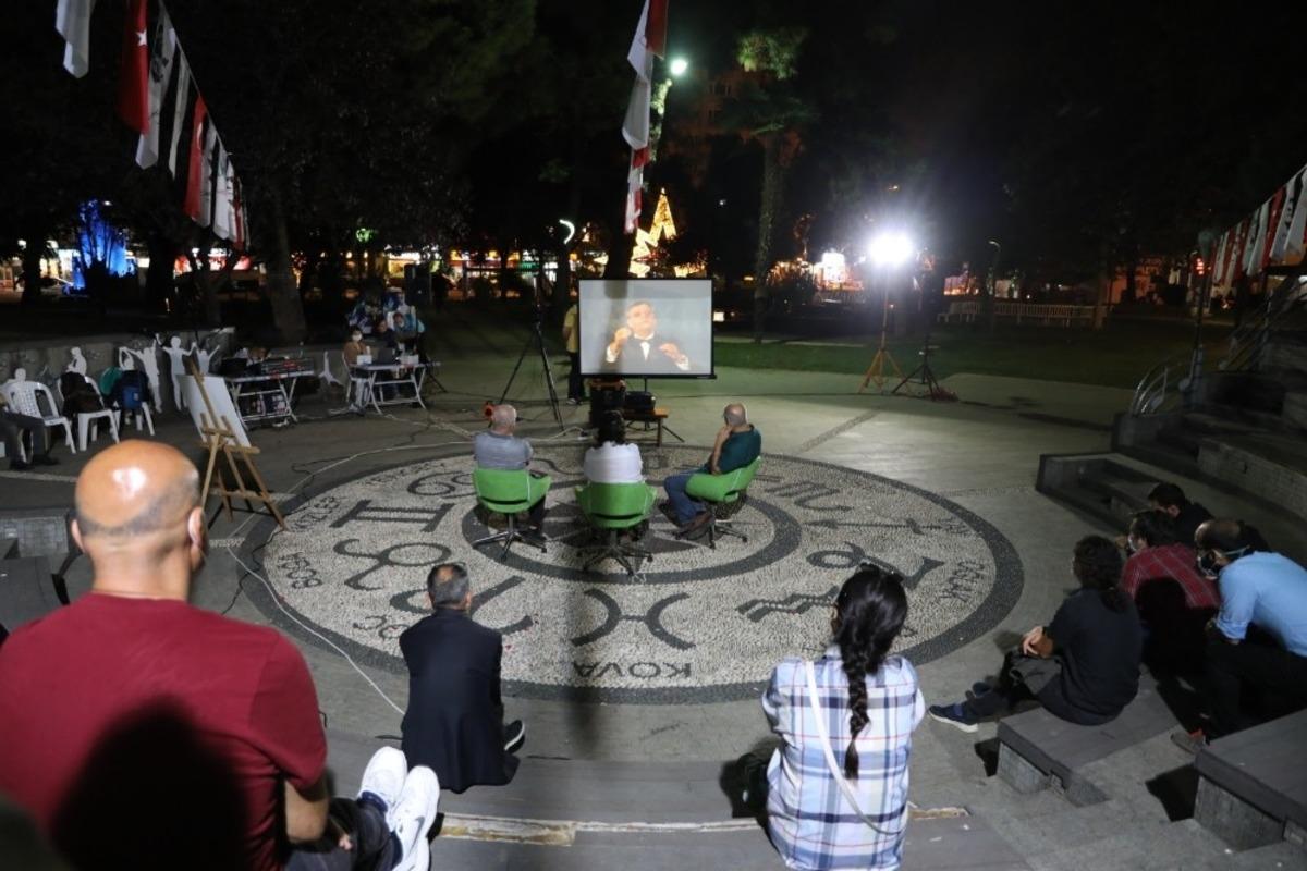 İzmitliler, Levent Kırca&rsquo;nın anma etkinliğinde buluştu
