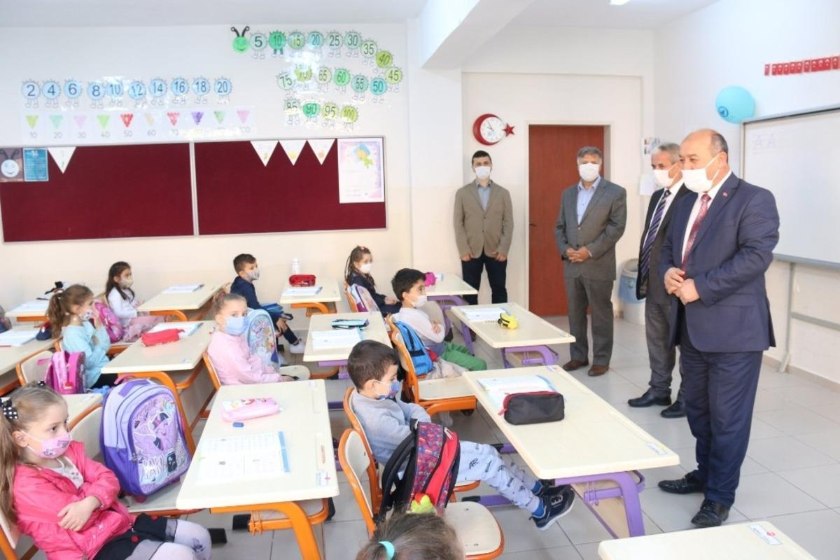 M&uuml;d&uuml;r Başyiğit: &ldquo;5 g&uuml;nl&uuml;k y&uuml;z y&uuml;ze eğitime ge&ccedil;mek hepimizin temennisi&rdquo;