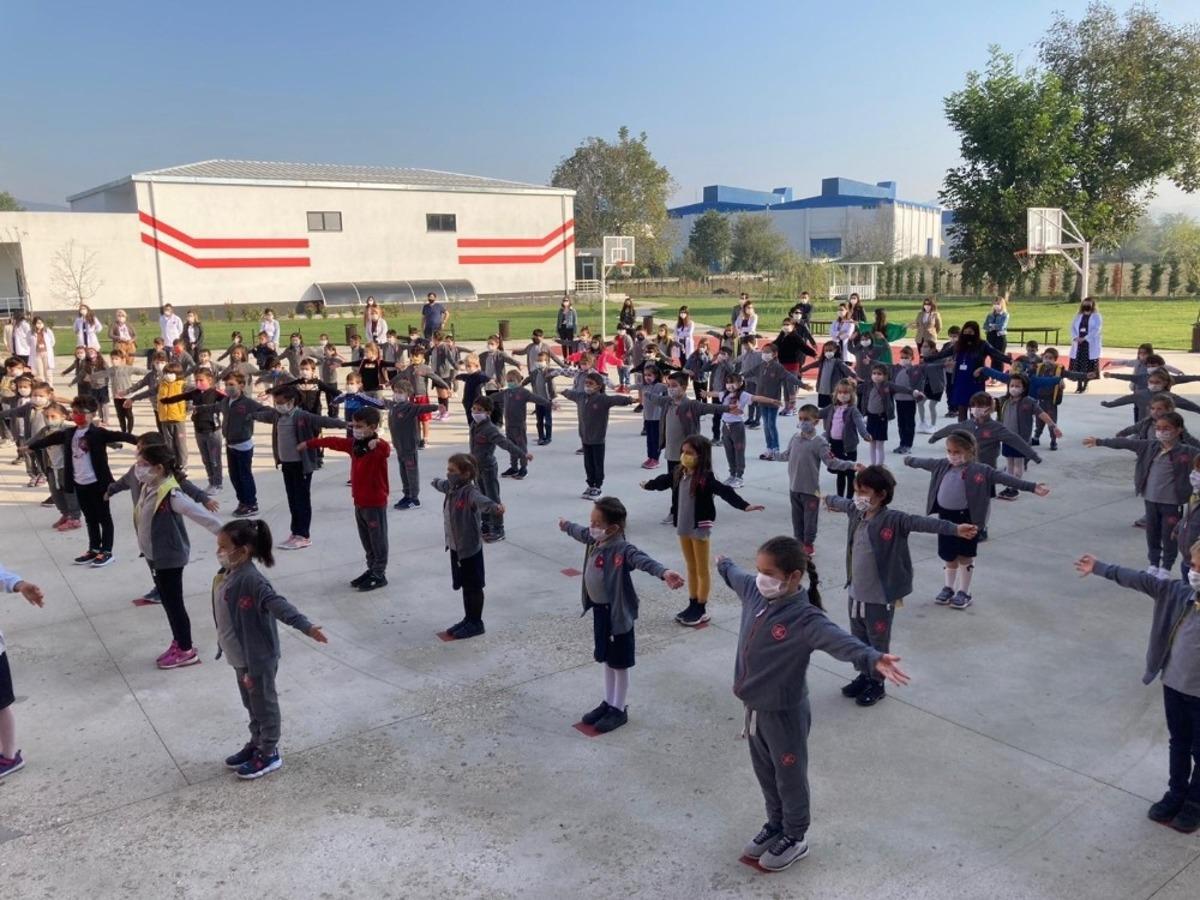 Bah&ccedil;eşehir &ouml;zlemle y&uuml;z y&uuml;ze eğitime başladı