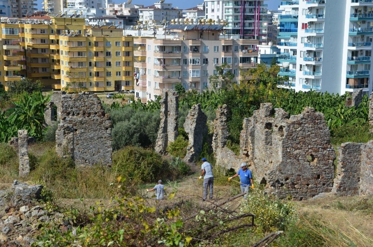 Naula Antik Kenti restorasyon i&ccedil;in temizleniyor