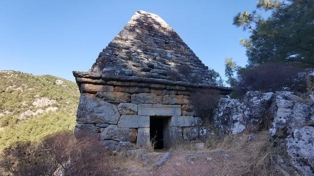 Türbe sanılıyordu! Yıllar sonra mitolojik bir savaşçıya ait olduğu ortaya çıktı