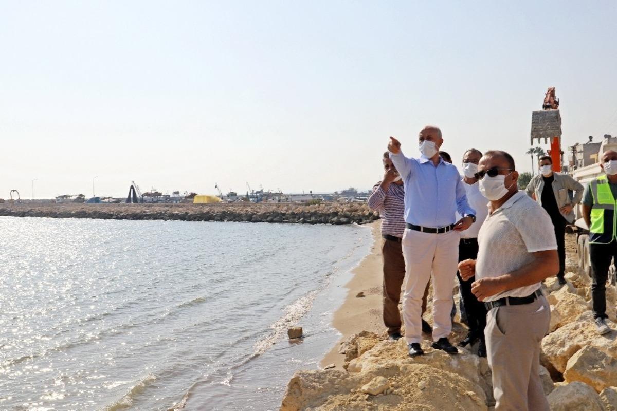 G&uuml;ltak, Karaduvar&rsquo;daki sahil d&uuml;zenleme &ccedil;alışmalarını inceledi