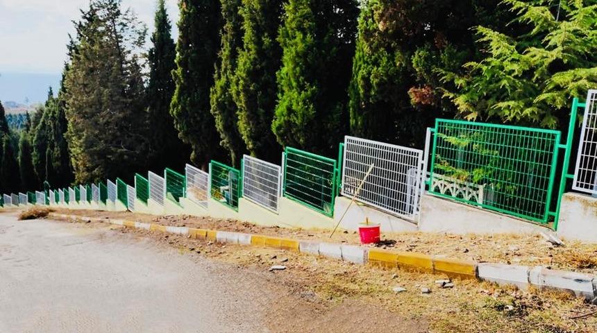 K&ouml;rfez&rsquo;de kent mezarlıklarına bakım