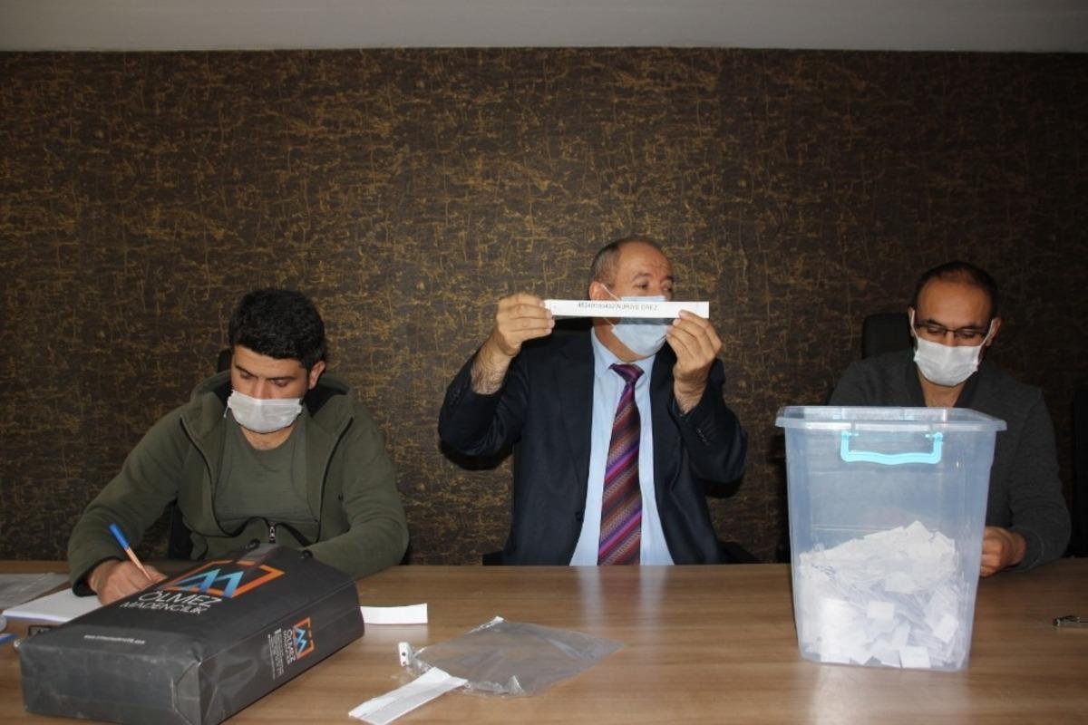 Hakkari&rsquo;de iş&ccedil;i alımı i&ccedil;in kura &ccedil;ekimi