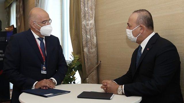 Dışişleri Bakanı Çavuşoğlu, Yunan mevkidaşı Dendias ile Bratislava'da görüştü