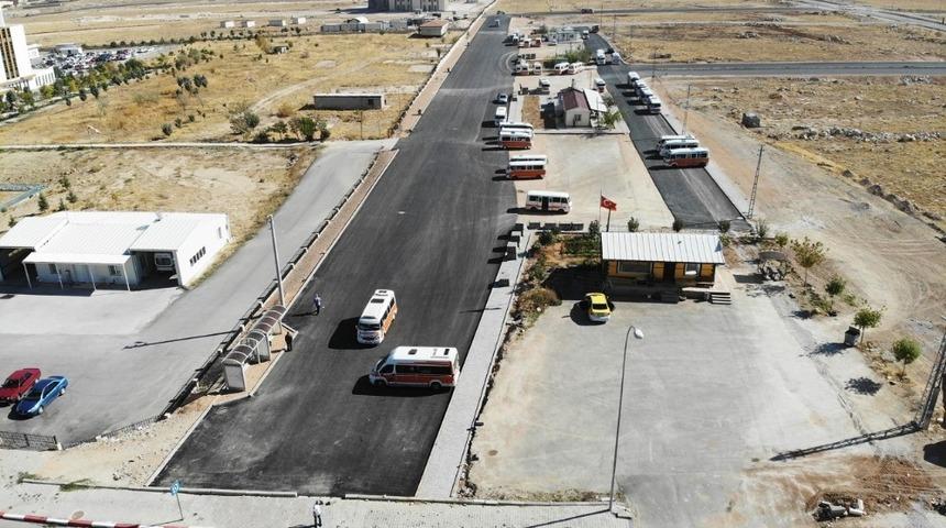 Karaman’da dolmuşların toplanma noktasındaki yollar asfaltladı