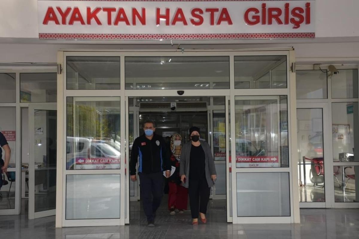 Başkan Vekili &Ccedil;&uuml;r&uuml;k&rsquo;ten yaralı iş&ccedil;ilere ziyaret