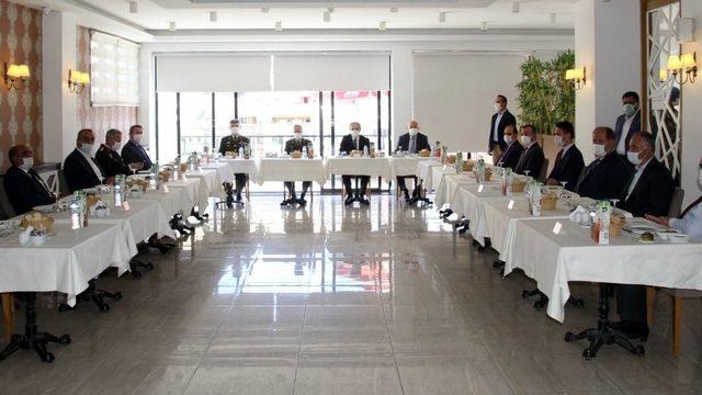 Bayburt İl Garnizon Komutanı Diker’e veda yemeği düzenlendi