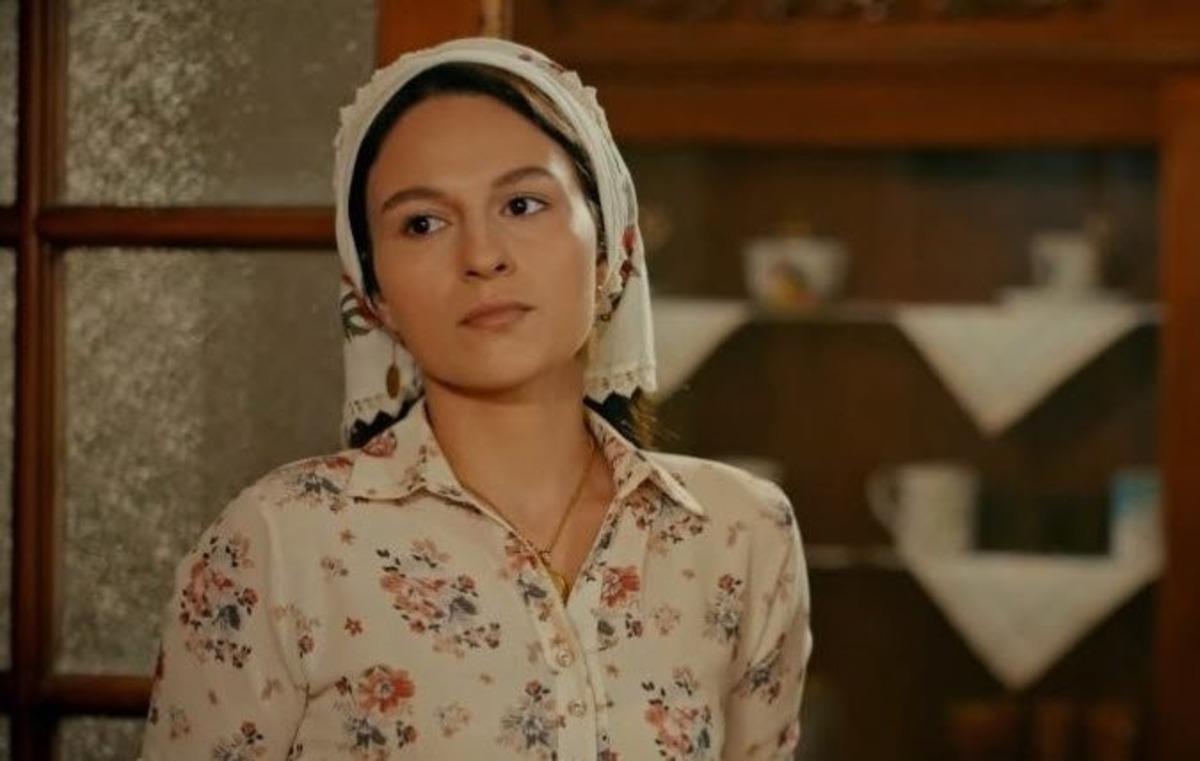 Bir Zamanlar &Ccedil;ukurova'nın Saniye'si Selin Yeninci annesini paylaştı