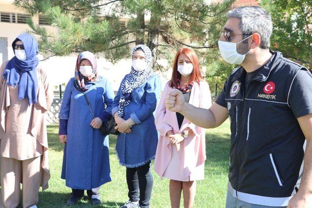 ’En iyi narkotik polisi: Anne’ projesi Kütahya’da da hayata geçirildi