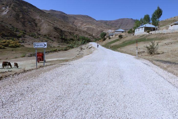 Erciş’te 13,5 kilometrelik grup yolunun asfalt çalışması tamamlandı G1