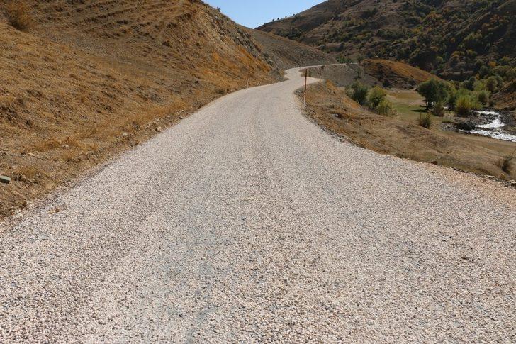 Erciş’te 13,5 kilometrelik grup yolunun asfalt çalışması tamamlandı G4