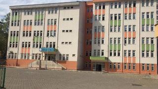 Okulda öğretmen ve öğrencide koronavirüs çıktı! 30 öğrenci karantinaya alındı