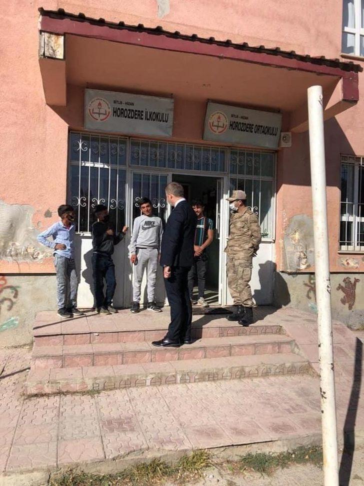 Kaymakam Yelek’ten köy okullarına ziyaret G3