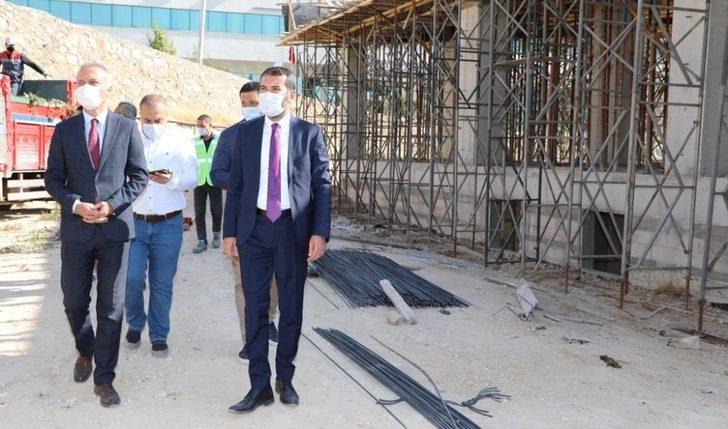 Başkan Şerifoğulları, yapımı süren projeleri yerinde inceledi G5