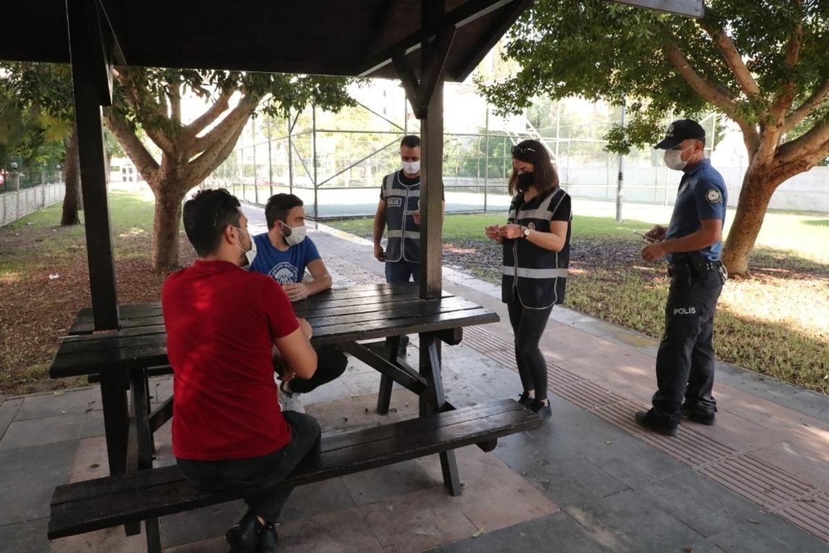 Polis okul &ccedil;evrelerini denetledi