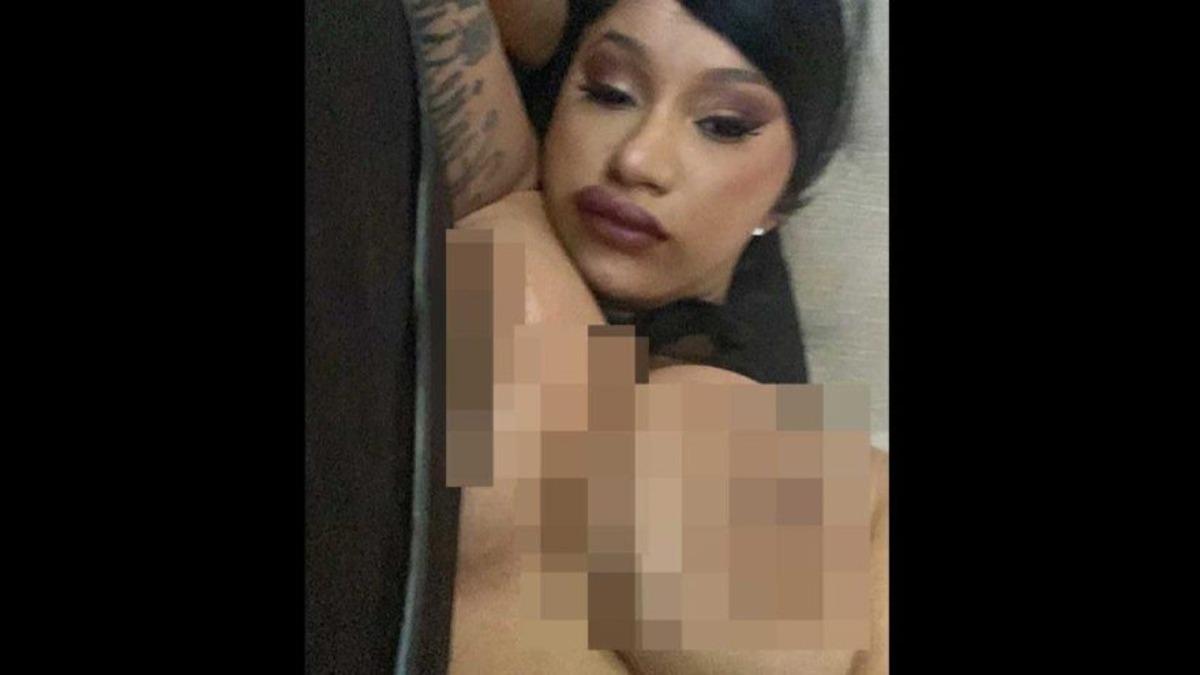 Cardi B kazayla &ccedil;ıplak fotoğraf paylaştı! Sosyal medya yıkıldı