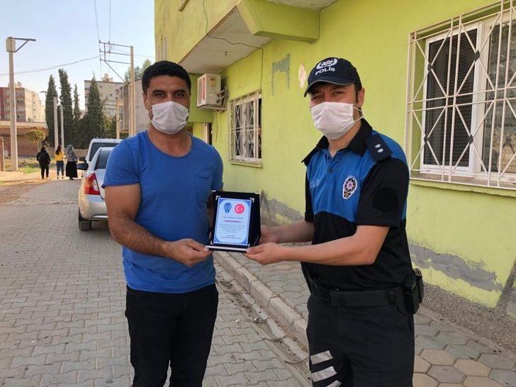 Polisi dinledi mahallesinin güvenliği için kamera taktı G1