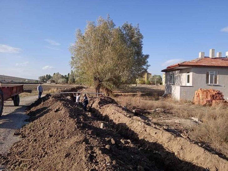 Altıntaş’ta içme suyu hattı çalışması G4