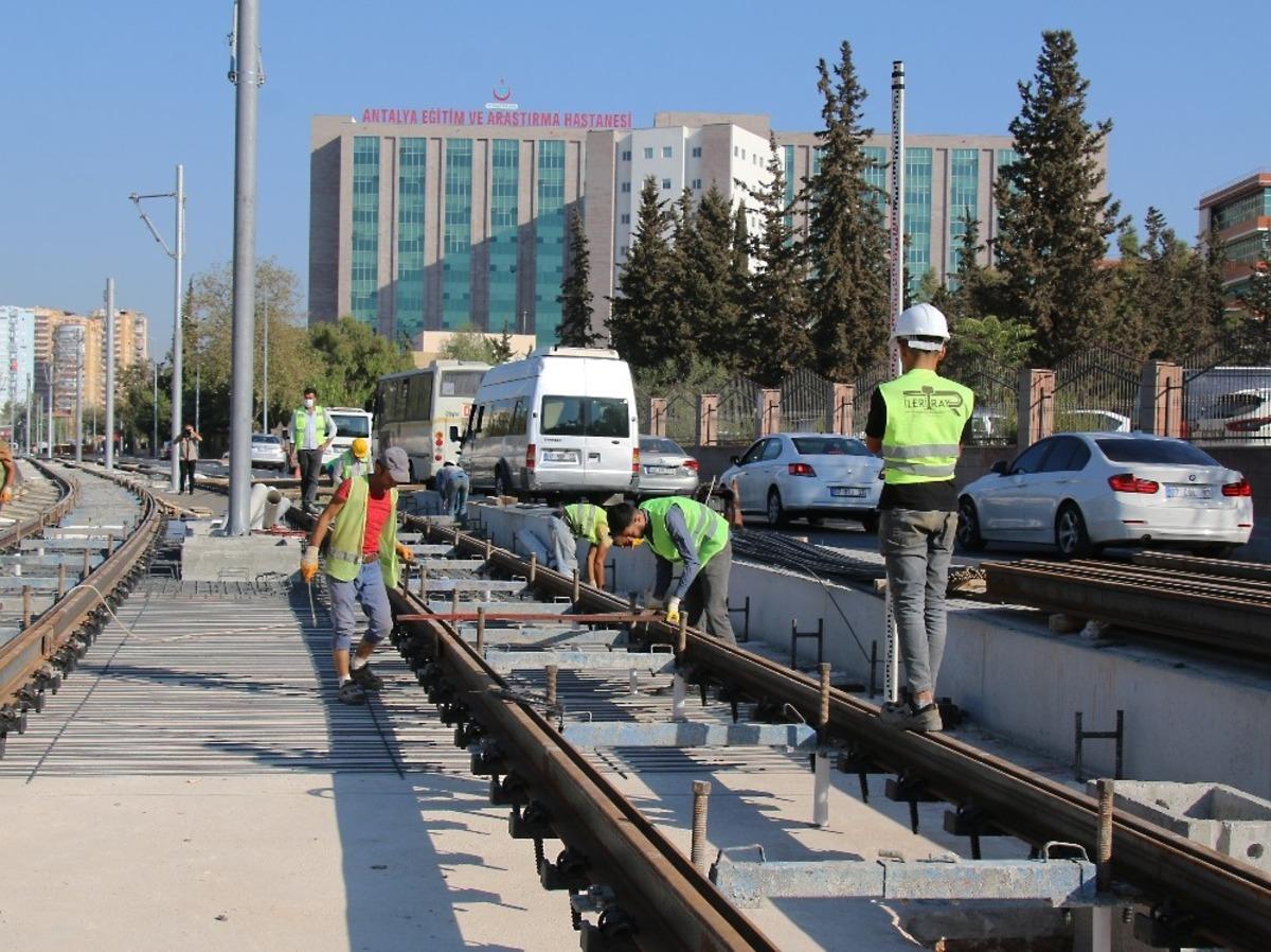 3. Etap Raylı Sistemde raylar Falez Kavşağı&rsquo;na ulaştı