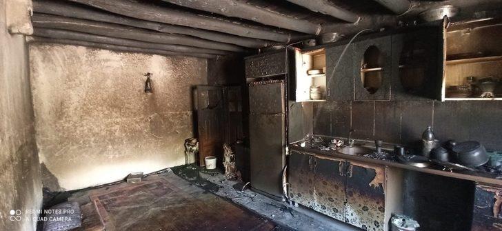 7 nüfuslu Kılıç ailesinin evi tamamen yandı G2