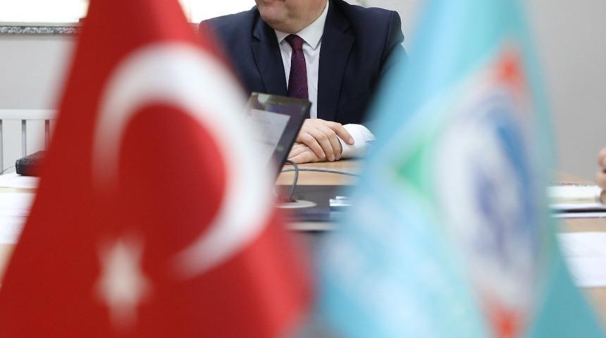 Melikgazi Belediyesi okulları onarıyor